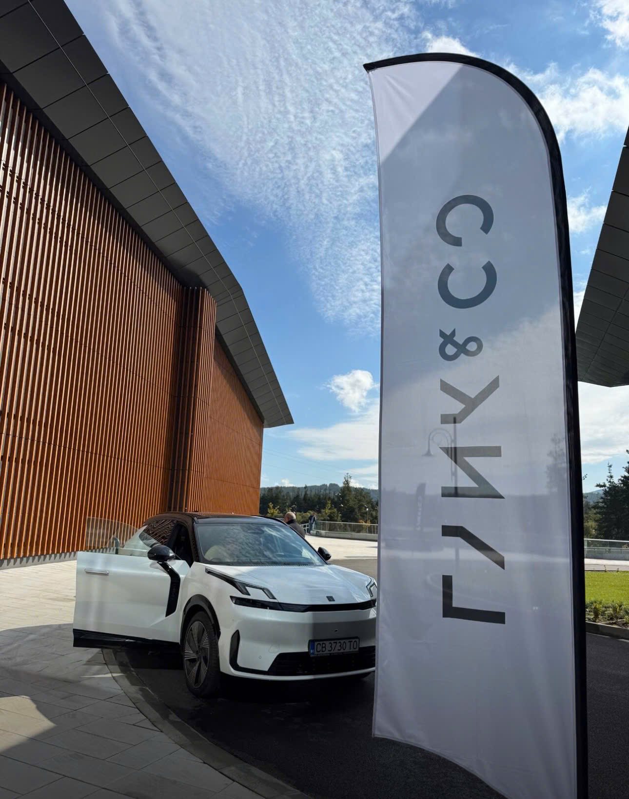 CÓ NÊN MUA XE LYNK & CO? PHÂN TÍCH CHI TIẾT ƯU ĐIỂM VÀ GIÁ TRỊ THỰC THẾ